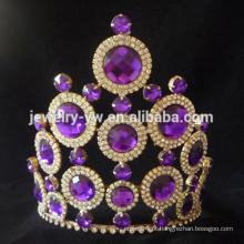 A rotação roxa da tiara do casamento do diamante do cristal de rocha da forma coroa para a venda